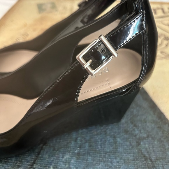 NWOT BCBGengeration patent black office heels size 6.5 - Picture 2 of 4
